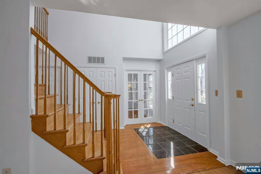 Old Tappan, NJ 07675,34 Knickerbocker LN