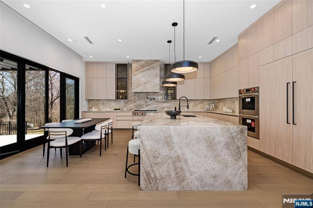 Englewood Cliffs, NJ 07632,67 Irving AVE