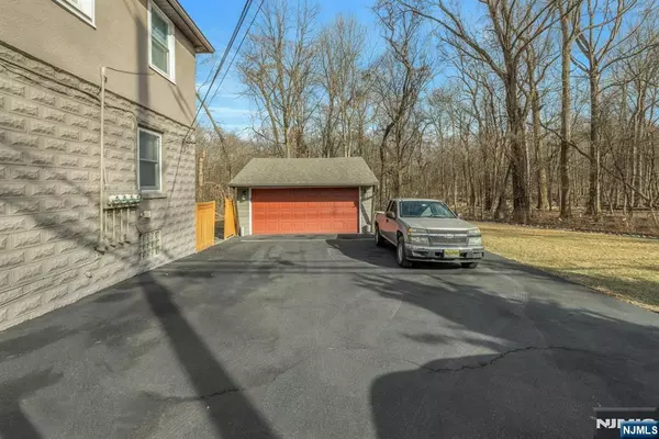 Old Tappan, NJ 07675,2 Orangeburgh RD