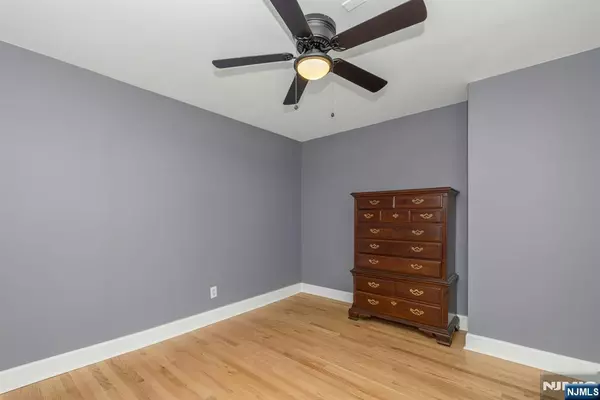 Old Tappan, NJ 07675,2 Orangeburgh RD