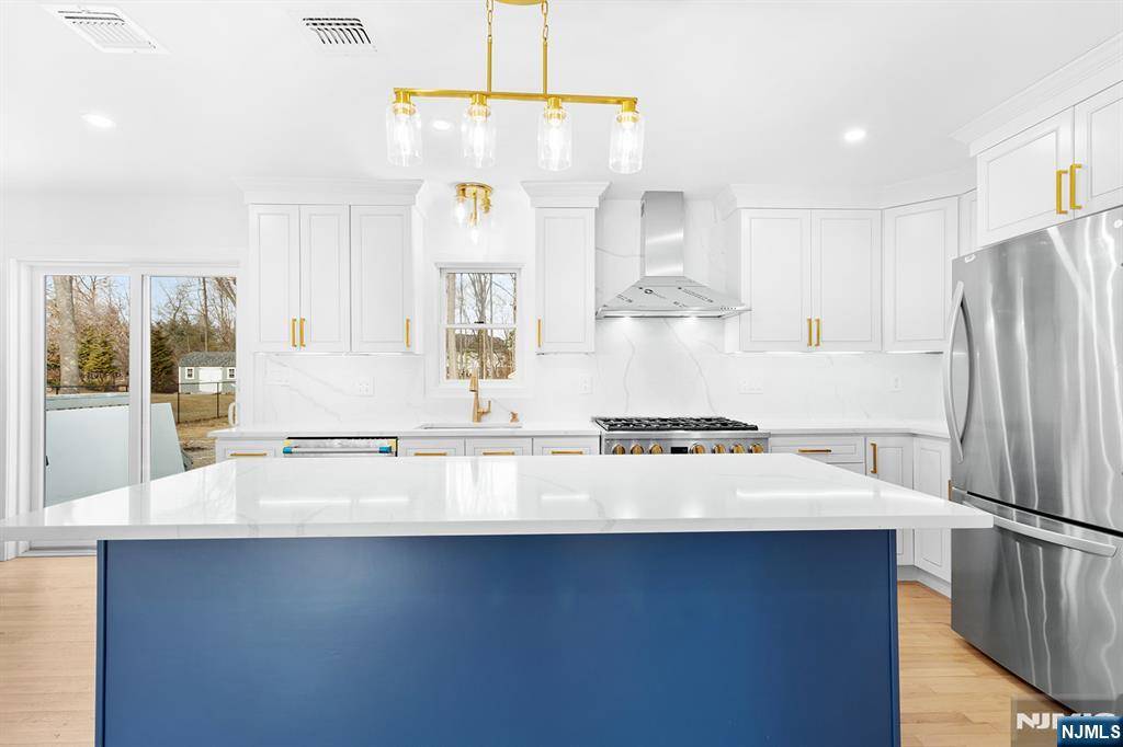 Old Tappan, NJ 07675,80 Haring DR