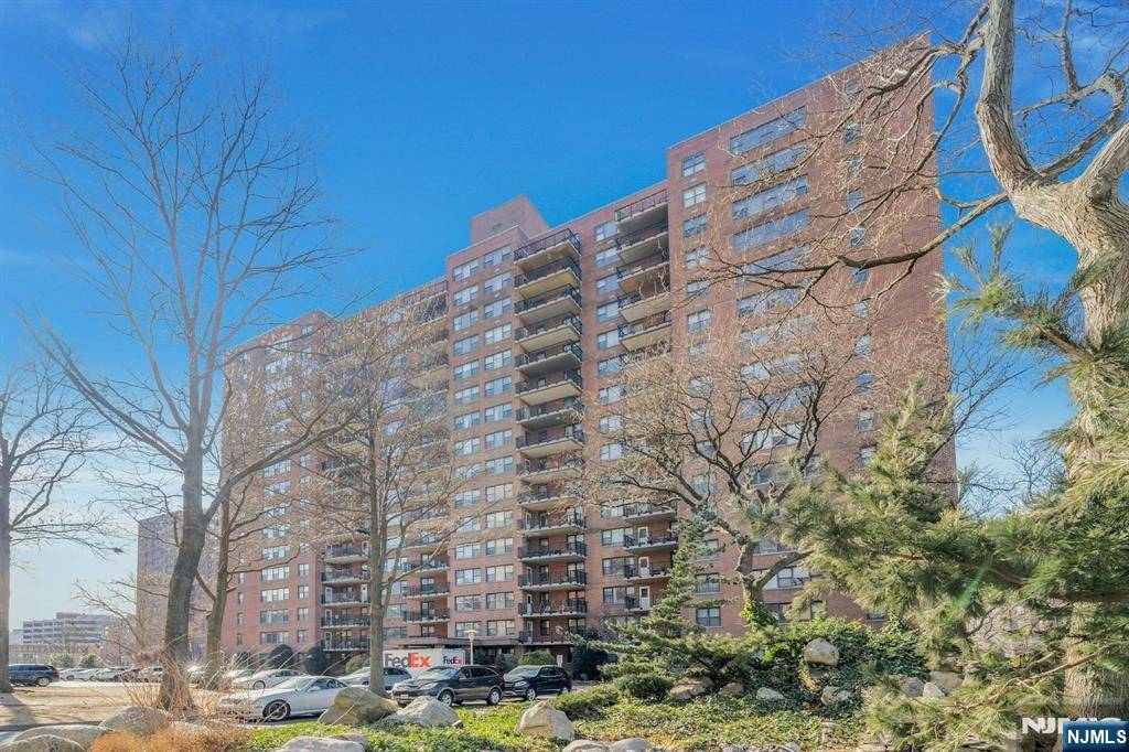 Jersey City, NJ 07306,225 St Pauls #7G