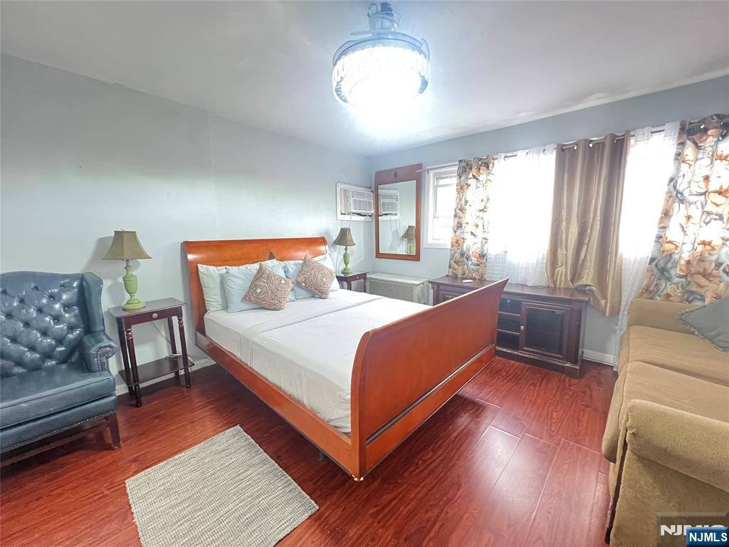 West New York, NJ 07093,573 67th #2