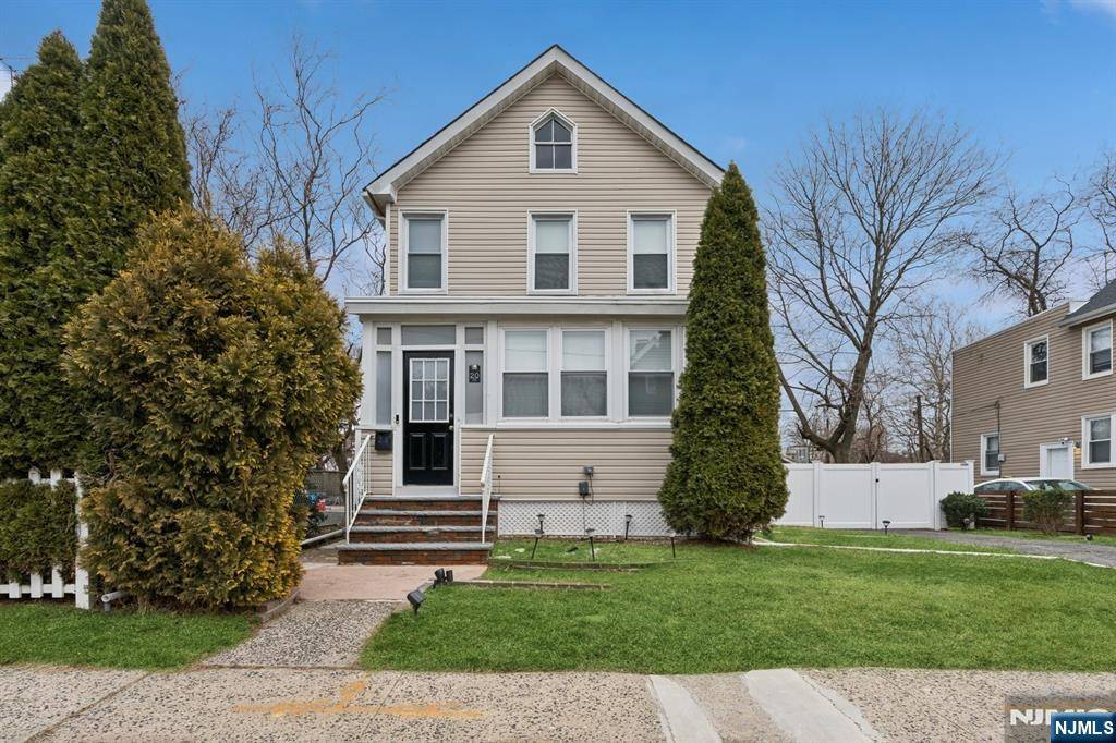 20 Lake ST, East Orange, NJ 07017
