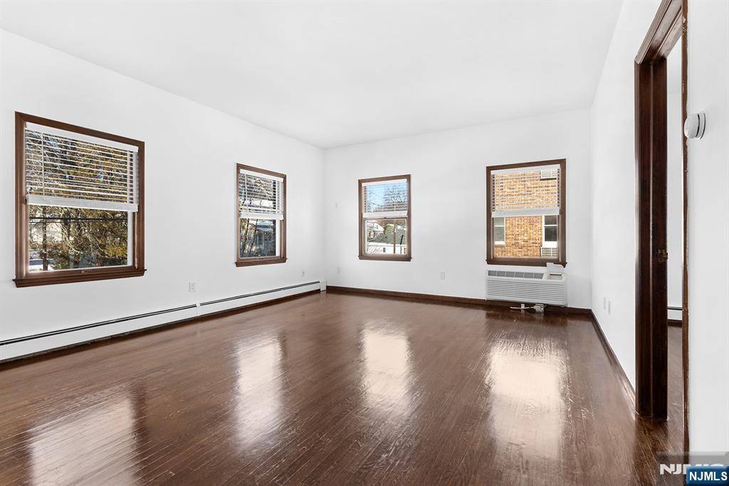 Emerson, NJ 07630,70 Linwood AVE #2N