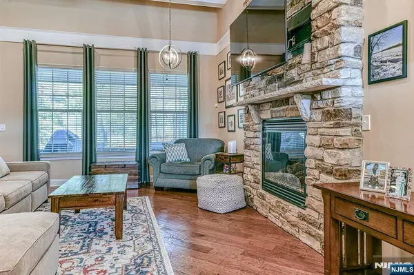 Barnegat, NJ 08005,3 Portland ST