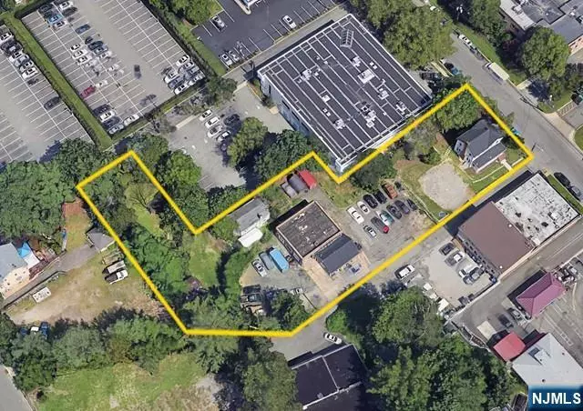 Tenafly, NJ 07670,1 Conlon LN