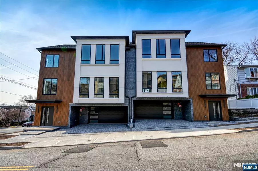 313 E Central BLVD, Palisades Park, NJ 07650