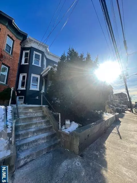 188 Bergen AVE, Jersey City, NJ 07305