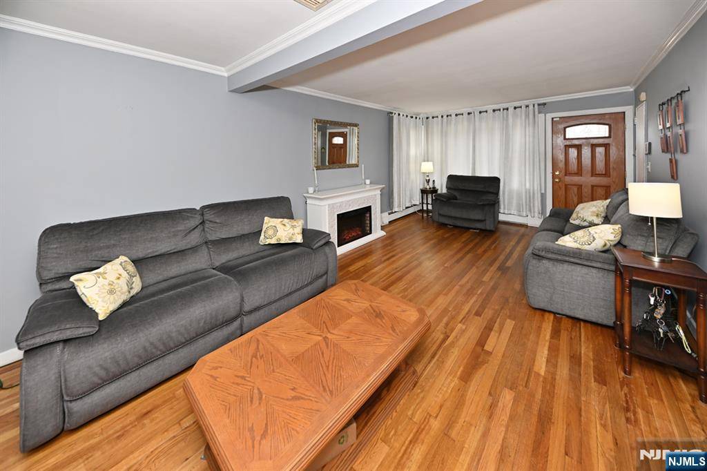 Maywood, NJ 07607,40 Lafayette AVE
