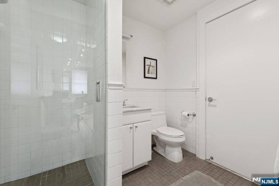 Glen Ridge, NJ 07028,12 Edgewood