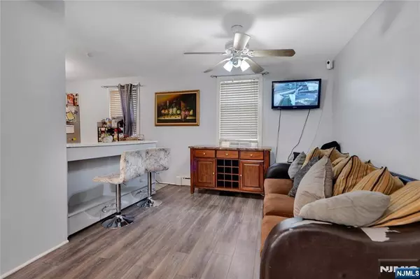 Passaic, NJ 07055,291-293 Summer ST
