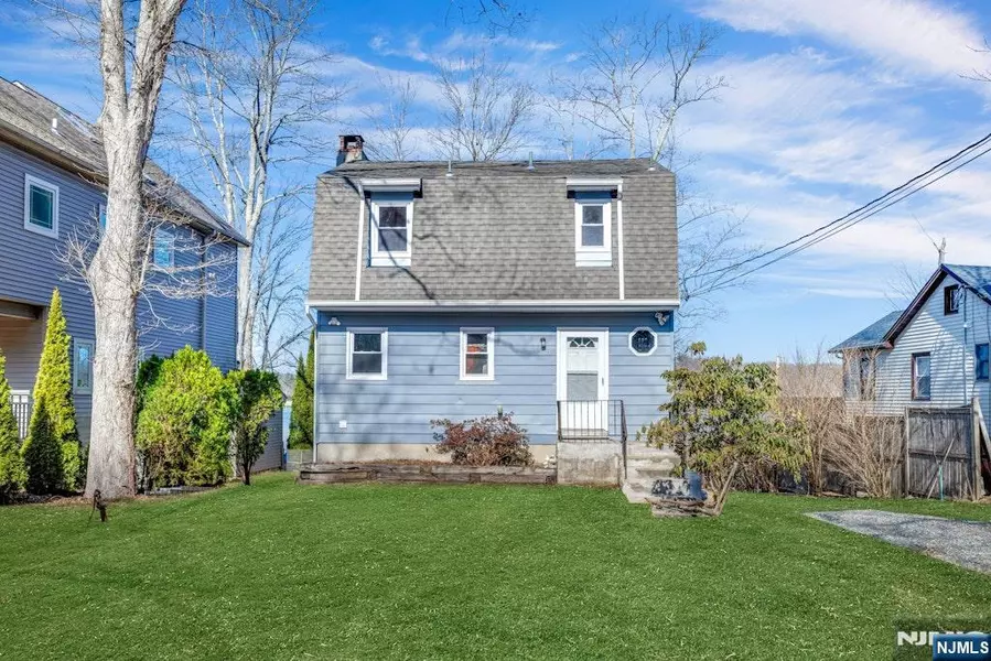 119 Lake Shore DR, West Milford, NJ 07421