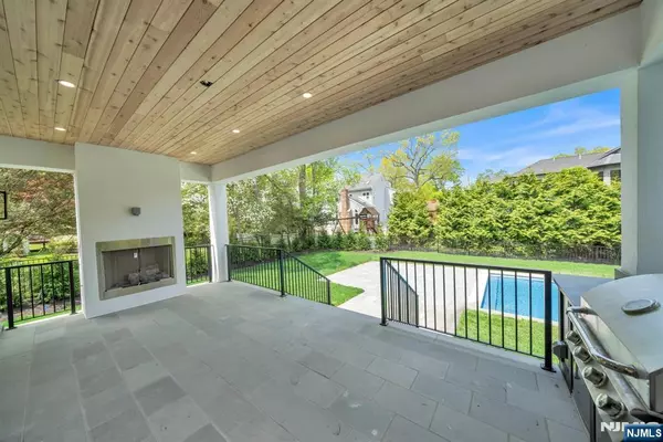 Demarest, NJ 07627,16 Donnybrook DR