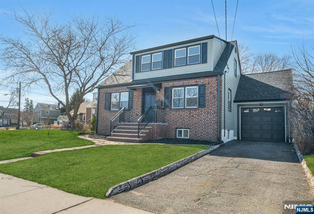 5 Sand Hill CT, Little Ferry, NJ 07643