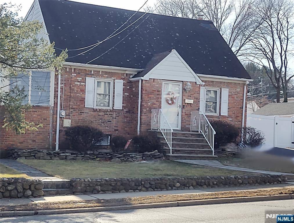 104 Wyckoff AVE, Waldwick, NJ 07463