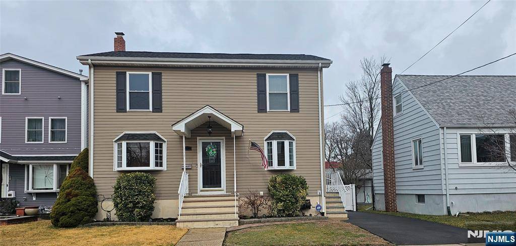 9 Kearney ST, Lyndhurst, NJ 07071