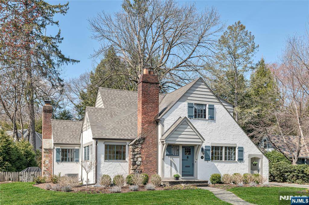 15 Glendon RD,  Ho-ho-kus,  NJ 07423