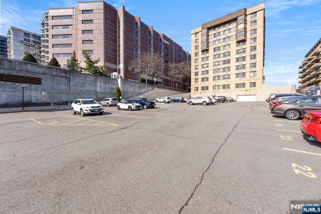 Hackensack, NJ 07601,344 Prospect AVE #8A