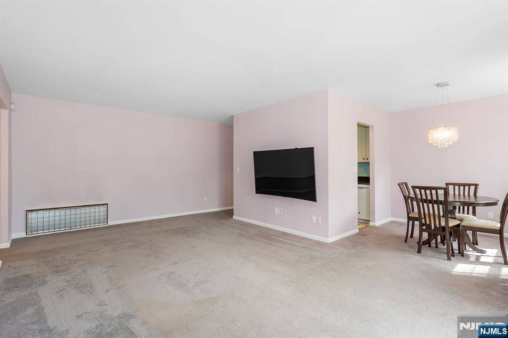 Westwood, NJ 07675,530 Fairview AVE #110