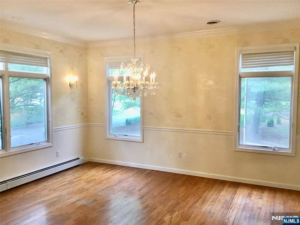 Old Tappan, NJ 07675,159 Brownstone