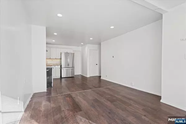 Elizabeth, NJ 07202,627 Montgomery