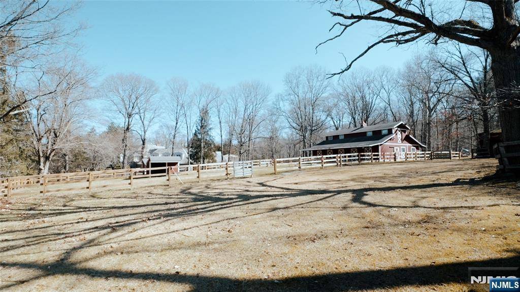 Saddle River, NJ 07458,98 E Saddle River RD