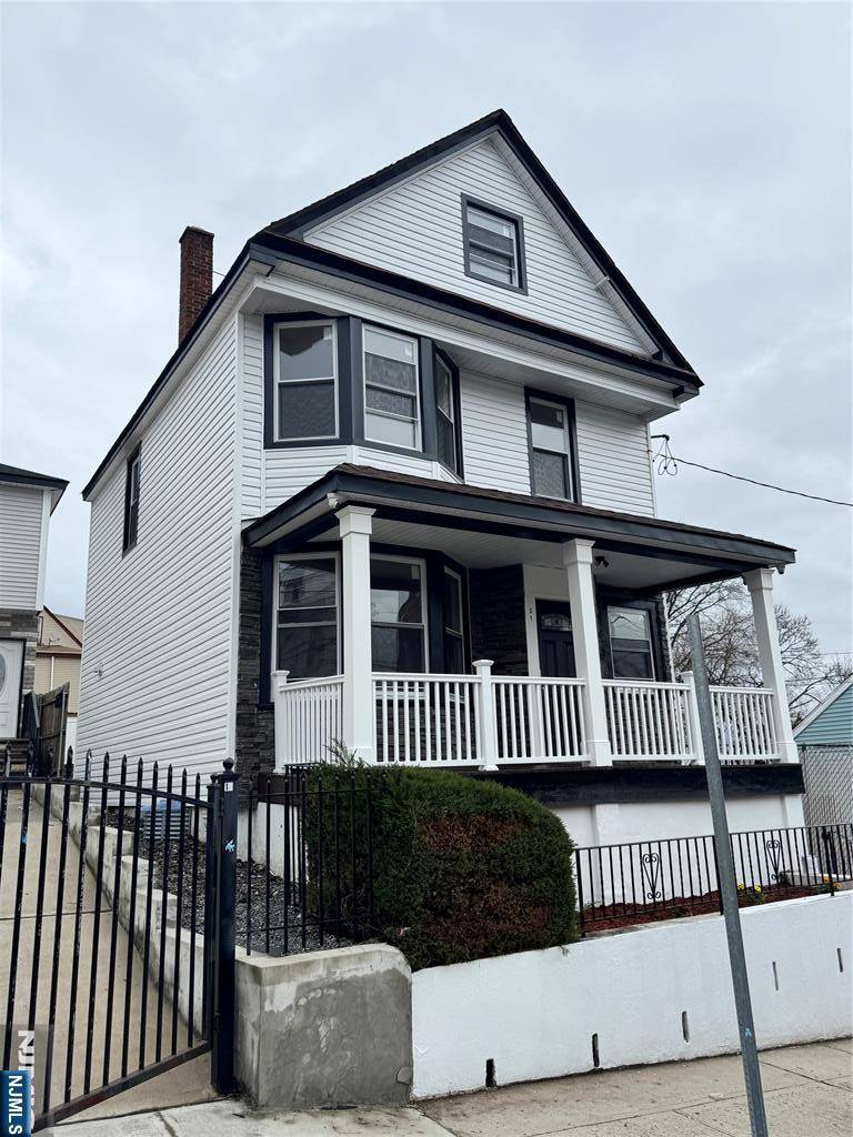 Paterson, NJ 07501,21 Dover ST