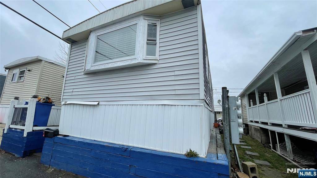 Moonachie, NJ 07074,38 Austin