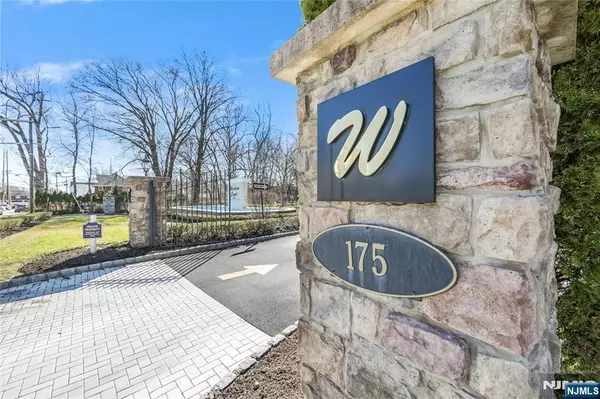 Rochelle Park, NJ 07662,175 Rochelle AVE #308