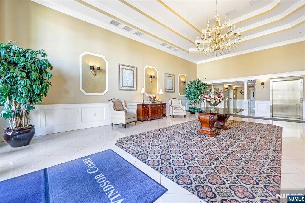Rochelle Park, NJ 07662,175 Rochelle AVE #308