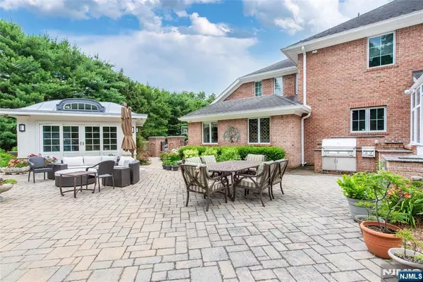 Franklin Lakes, NJ 07417,703 Ginger LN