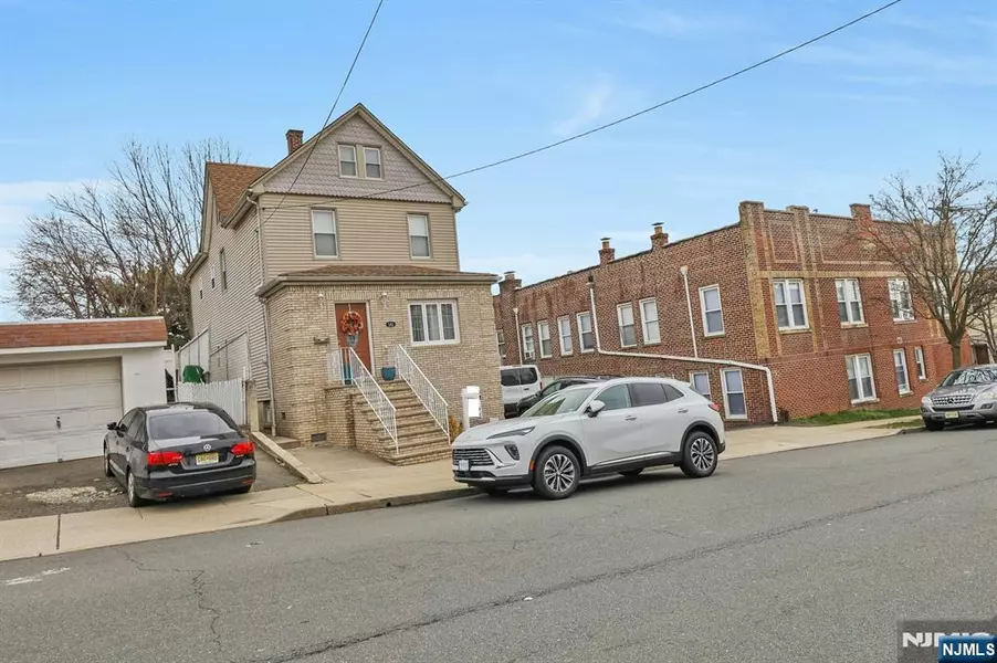 141 Oakwood AVE, Kearny, NJ 07032