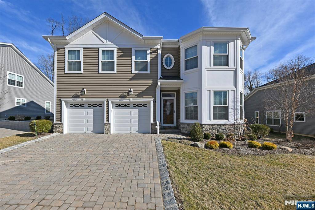 22 Arden PL, Hillsdale, NJ 07642