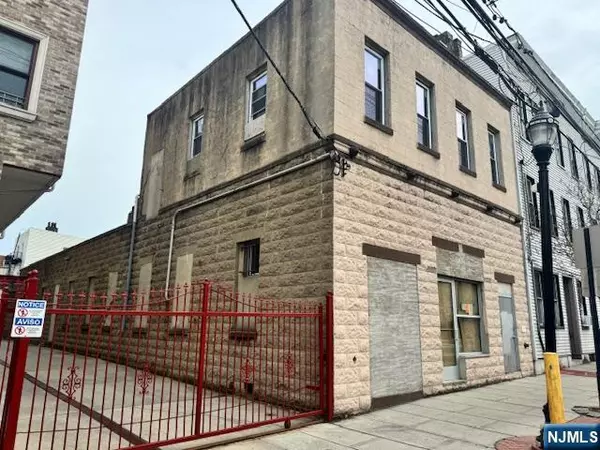 Union City, NJ 07087,2404 Summit AVE