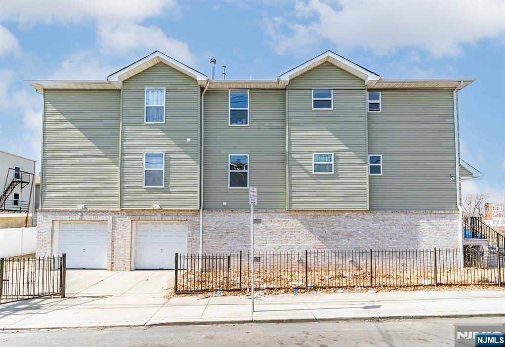 Newark, NJ 07112,4-6 Edmonds PL