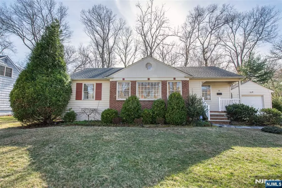 77 Magnolia DR, New Providence, NJ 07974