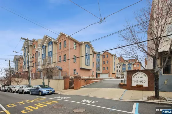 620 38th ST #703, Union City, NJ 07087