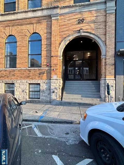 29 Broadway #5, Passaic, NJ 07055