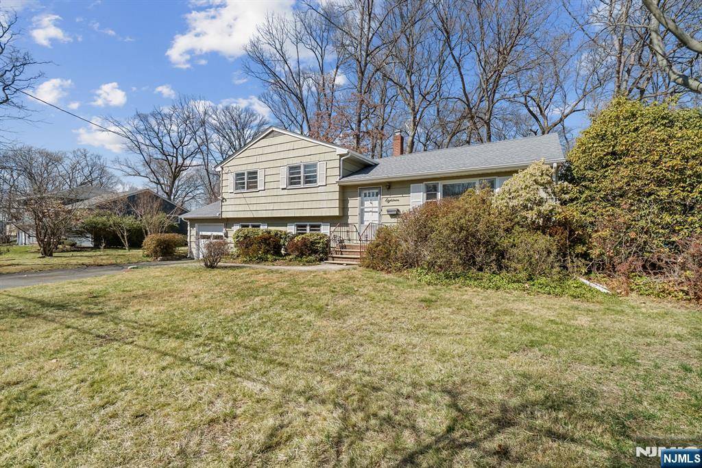 Woodcliff Lake, NJ 07677,18 Clinton PL