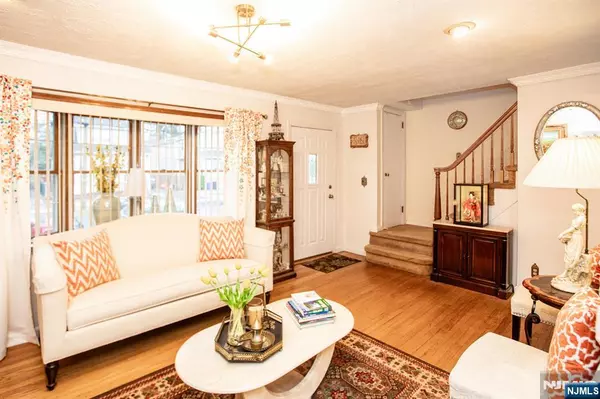 Dumont, NJ 07628,98 McKinley AVE