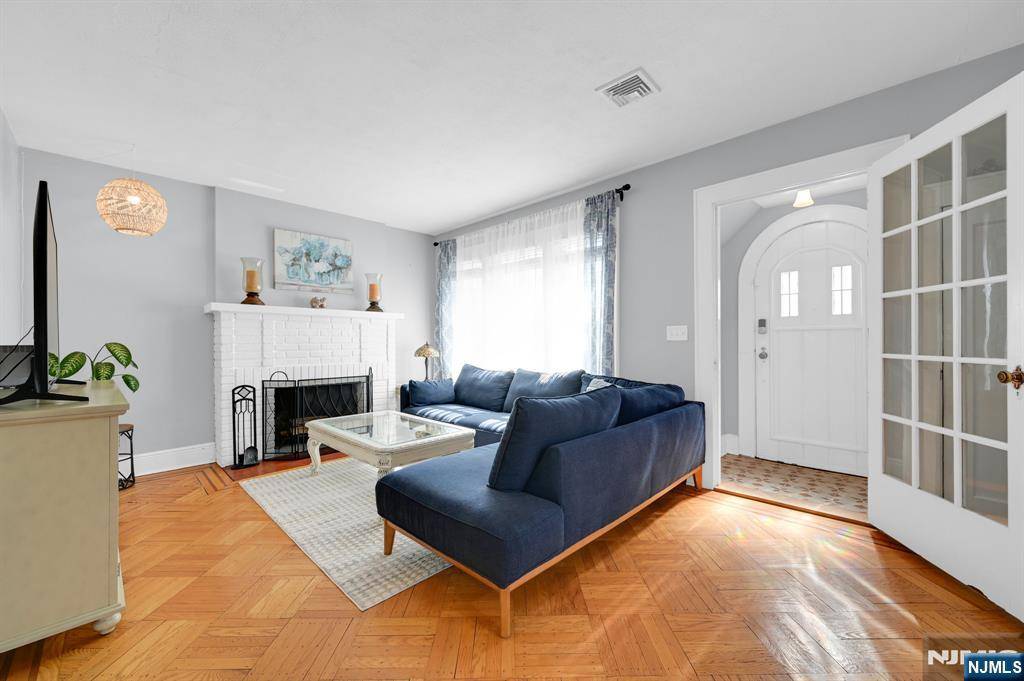Oradell, NJ 07649,604 Cooper AVE