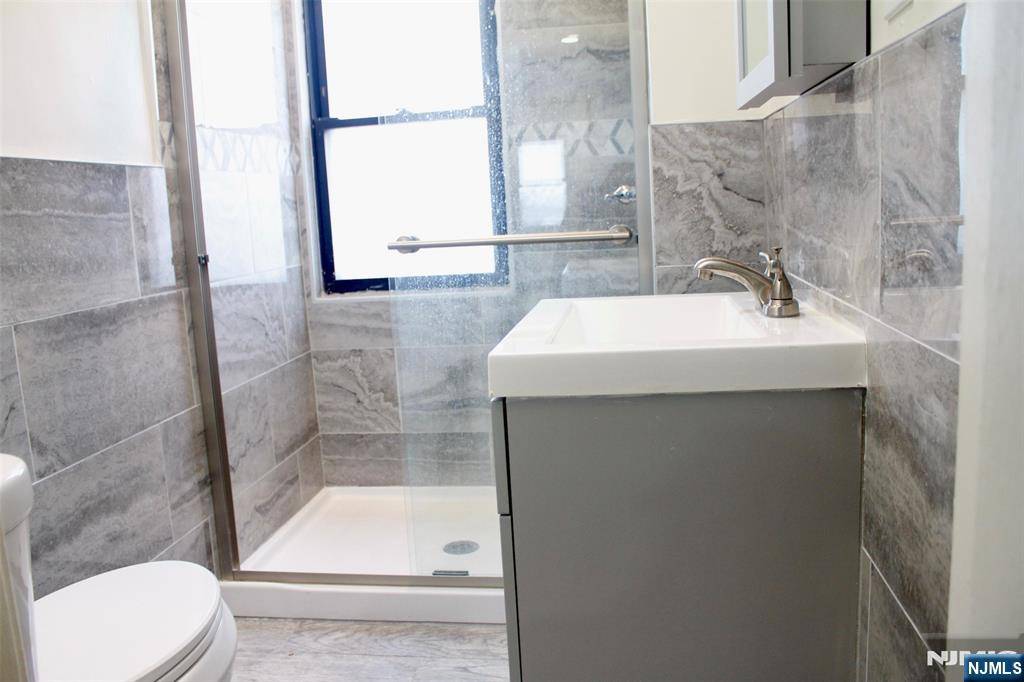 Irvington, NJ 07111,150 Hillside TER #3RD floor un