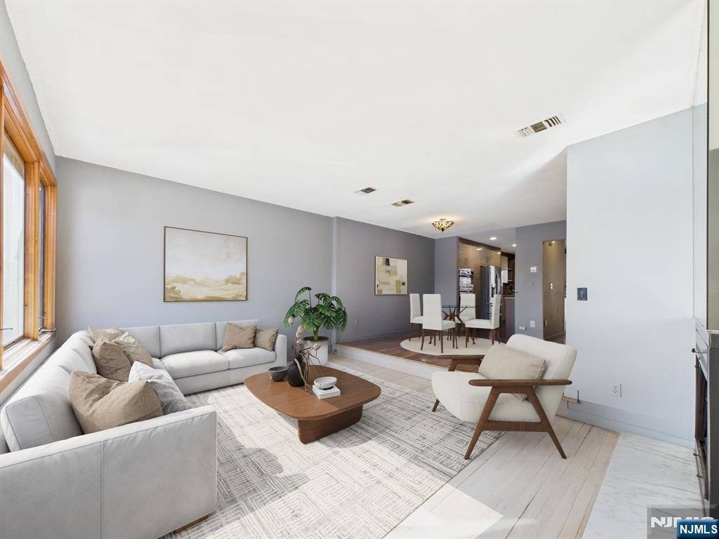 221 Grantwood BLVD, Palisades Park, NJ 07650