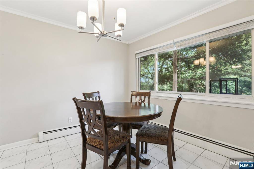 Ridgefield, NJ 07657,514 Oak ST