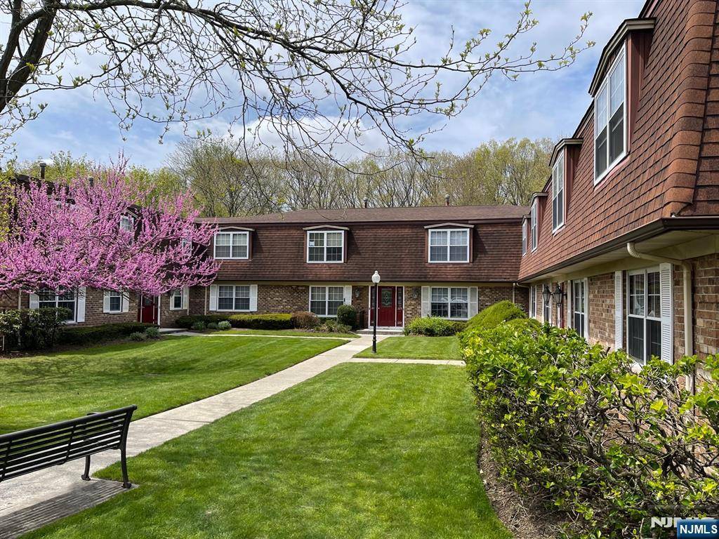 322 Sutton PL #322, Norwood, NJ 07648