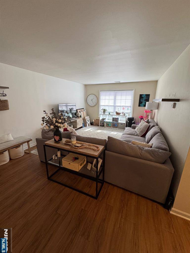 Norwood, NJ 07648,322 Sutton PL #322