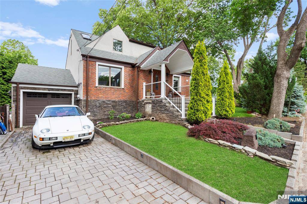 10 Hamilton AVE, Dumont, NJ 07628
