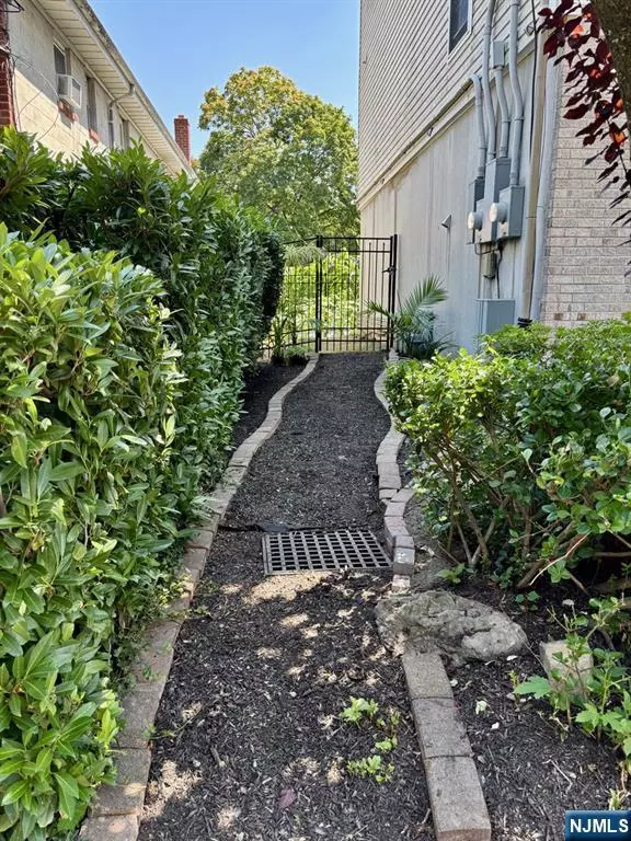 Englewood, NJ 07631,81 Mattlage PL
