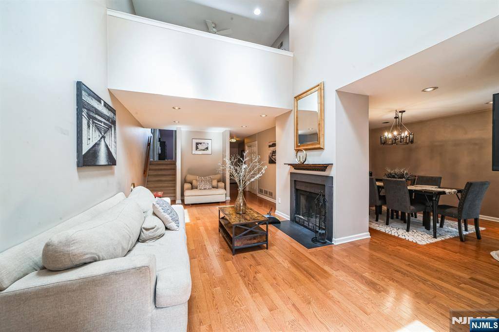 17 Davey DR #44,  West Orange,  NJ 07052